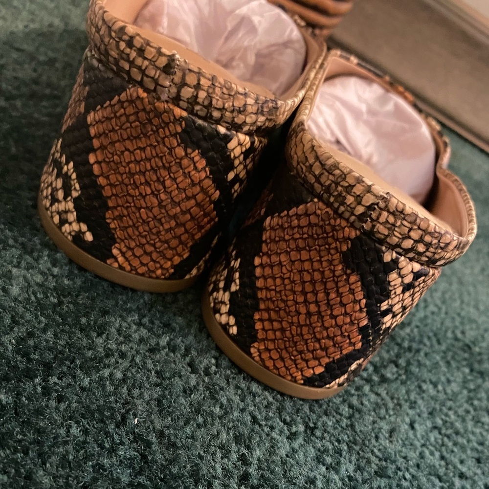 Classy Snake Pump - image 2